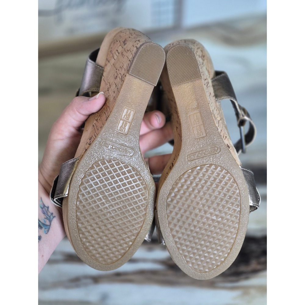 Aerosoles Mega Plush Bronze Metallic Cork Wedge Sandals Size 9.5M Vacation Boho - Picture 8 of 11